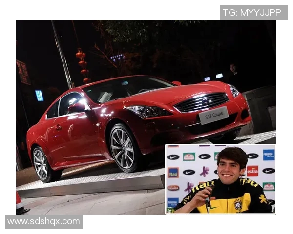 足球明星的奢华生活揭秘:豪车别墅与奢侈品的完美结合